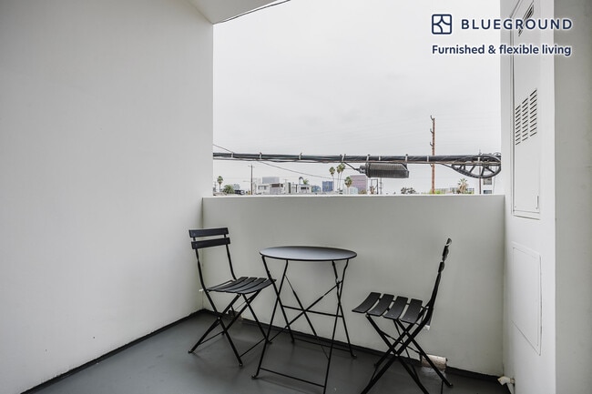 Photo - 129 S Kings Rd Unidad FL2-ID1290