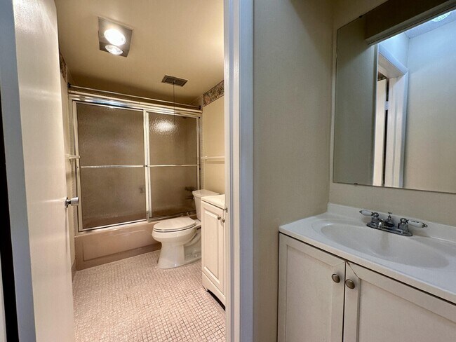 Photo - 17 Golfs Edge Unit B