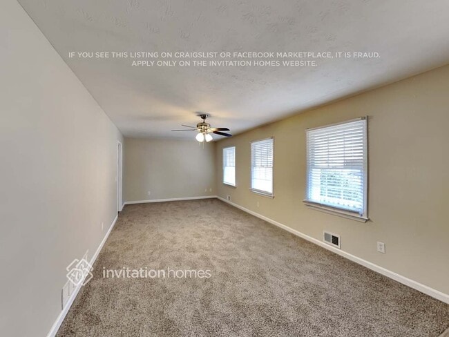 Photo - 395 N Hickory Ln