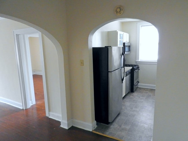 Photo - 1350 Edwards Road