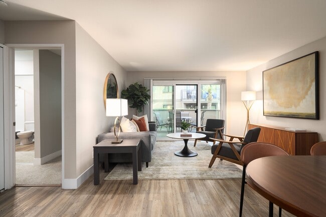 Photo - Larkspur Courts