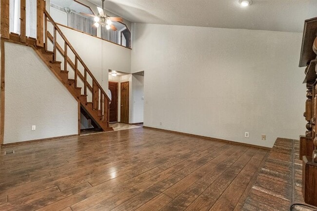 Photo - 1251 Kingston Rd