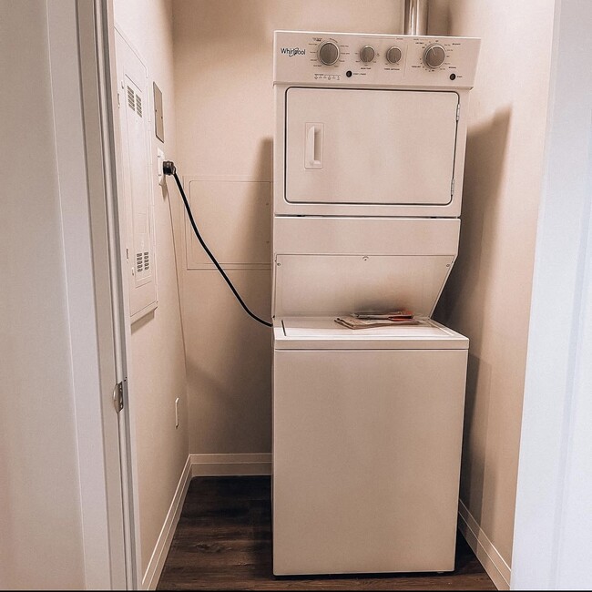 Photo - 160 Sherwood Forest Sq