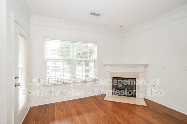 Photo - 1025 Riverland Woods Pl