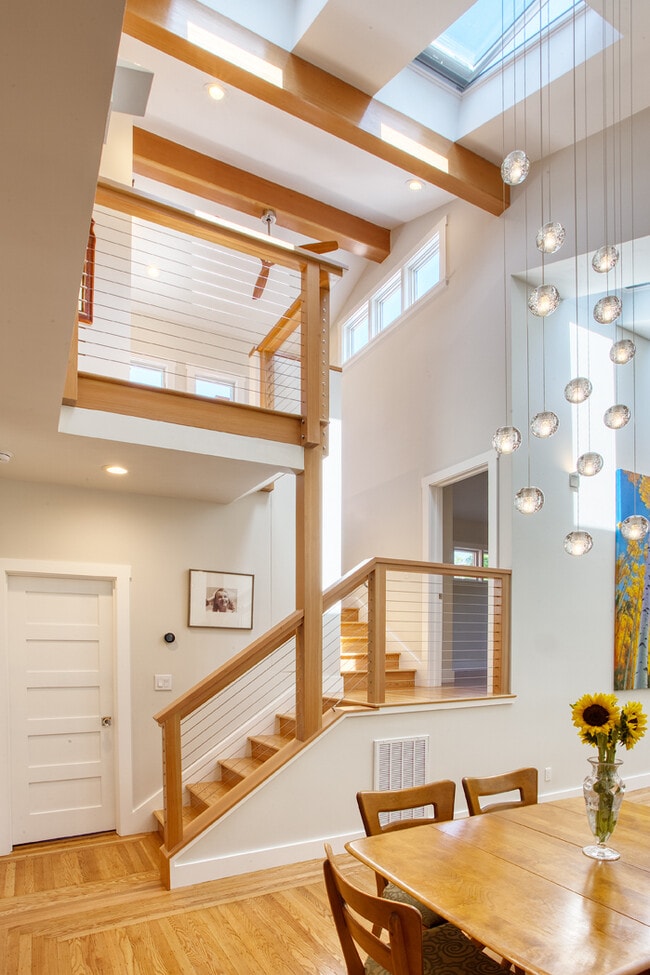 Photo - 419 Vernon St