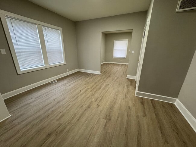 Photo - 1132 N Oxford St