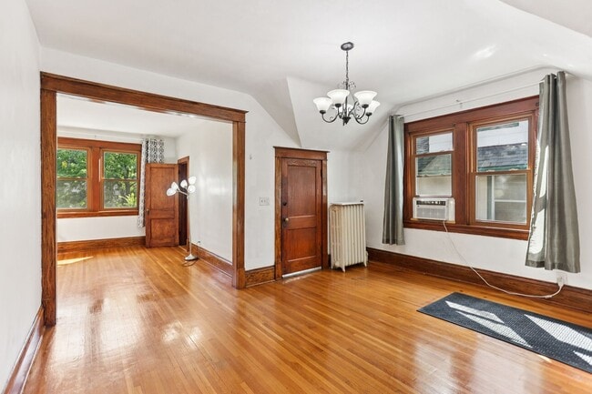 Photo - 1253 Ashland Ave Unit 2
