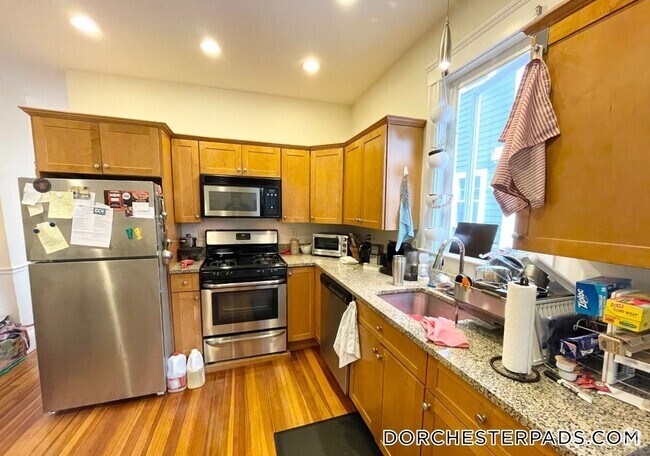 Building Photo - 14 Edison Green Rental