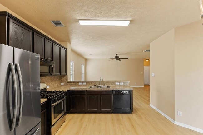 Photo - 7014 Hazelnut Ln