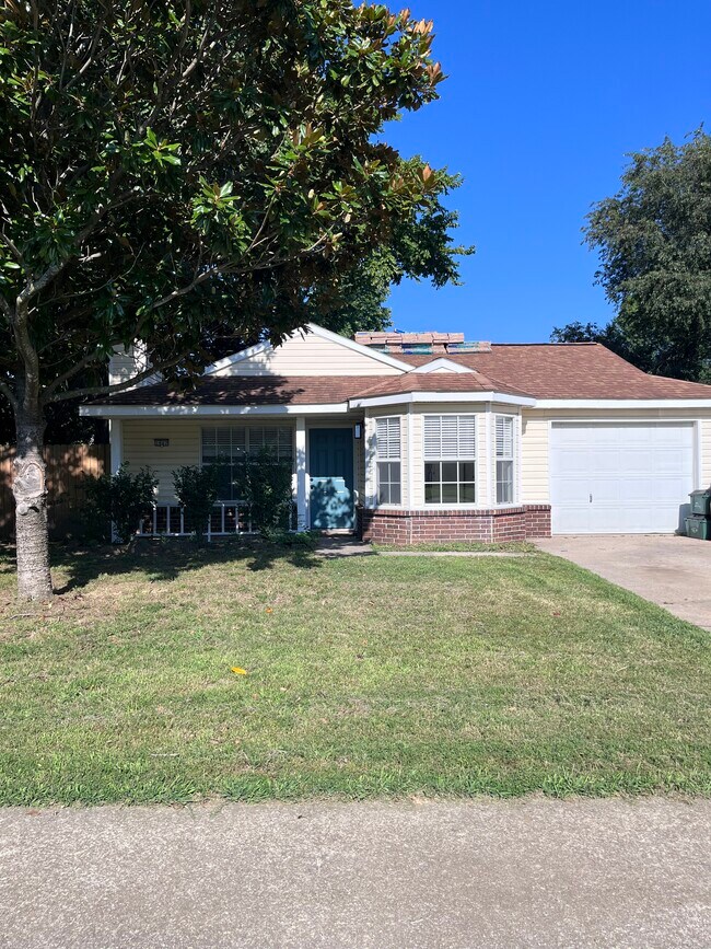 Photo - 1607 N Timberline Dr House