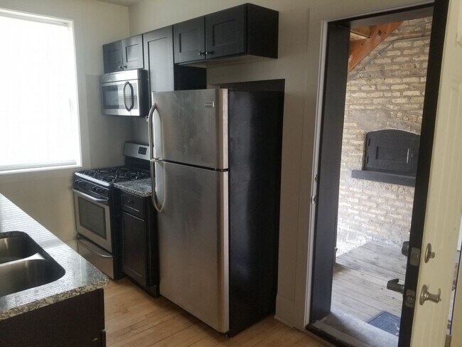 Photo - 2645 N Spaulding Ave Unit 1E