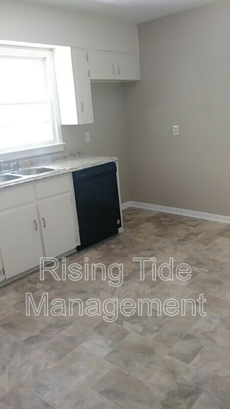 Photo - 3011 Devon Rd