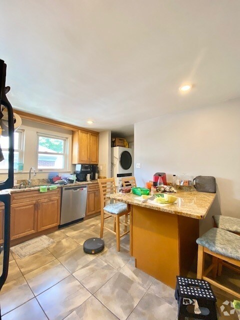 Building Photo - 23 Woodstock Ave Unit 2 Rental