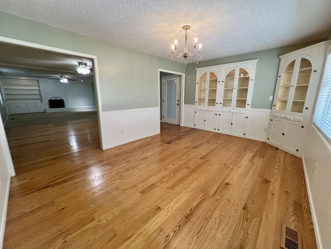 Photo - 223 S Gunther St