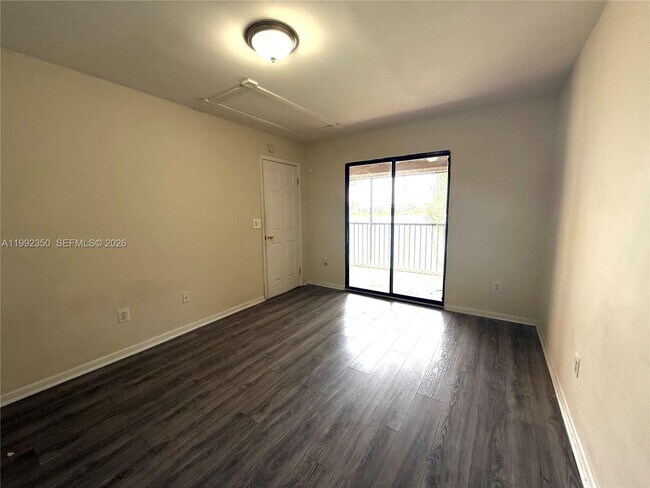 Photo - 800 Independence Dr Unidad 800I