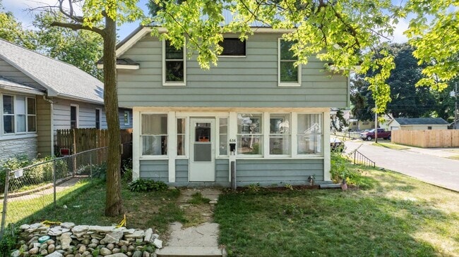 Building Photo - 636 S 25th St Rental
