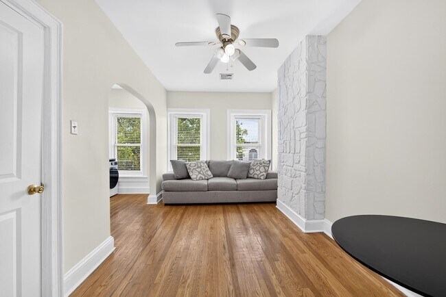 Photo - 7 Whitman Ave