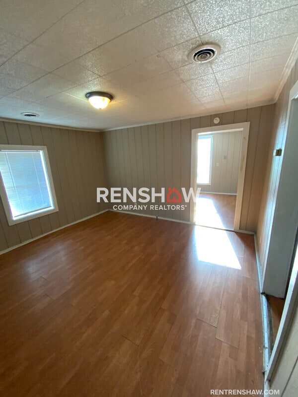 Building Photo - 180 Ross Ave