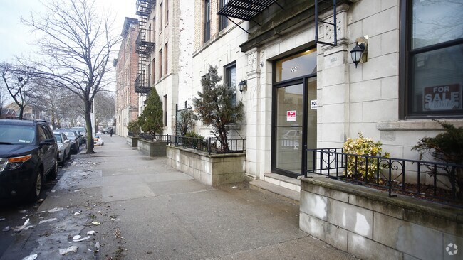 Photo - Landau Apartments