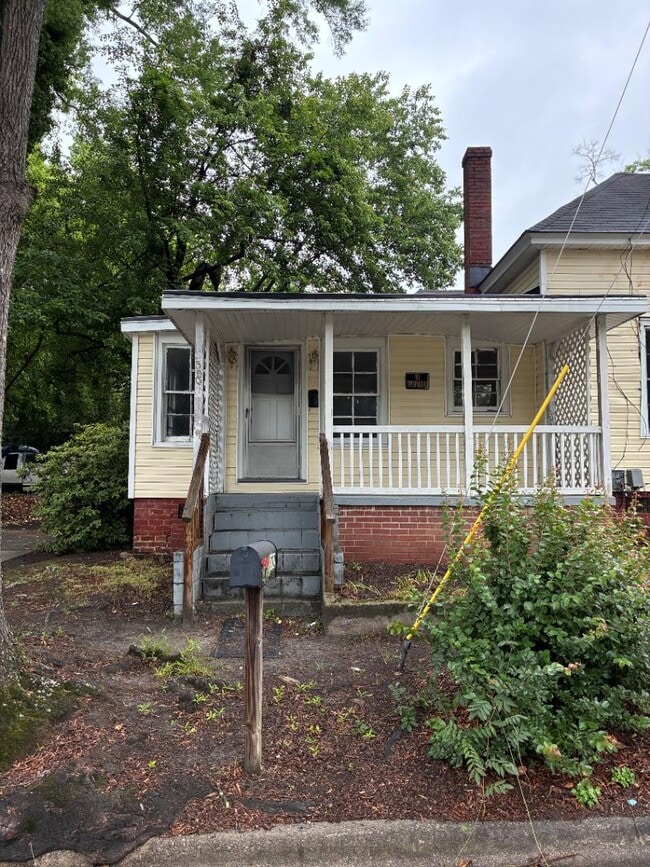 Photo - 300 Jackson St W