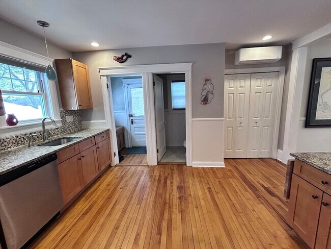 Photo - 17 Longfellow Rd