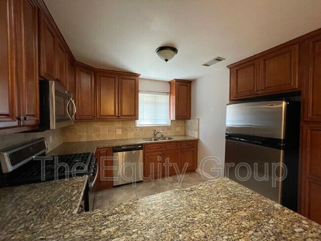 Photo - 708 S Peggy St