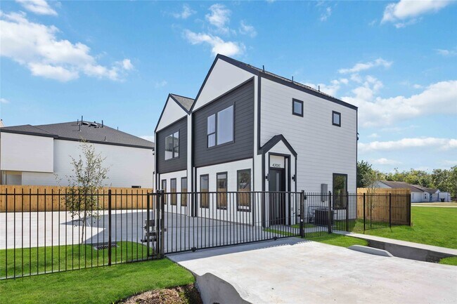 Photo - 4202 Kewanee St Unidad B