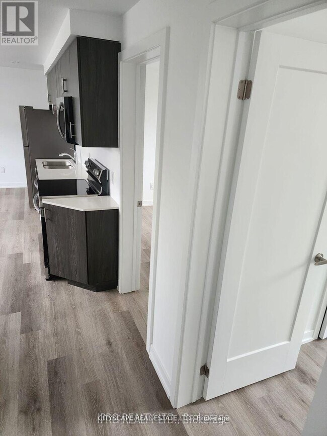 Photo - 814 - 4263 FOURTH AVENUE