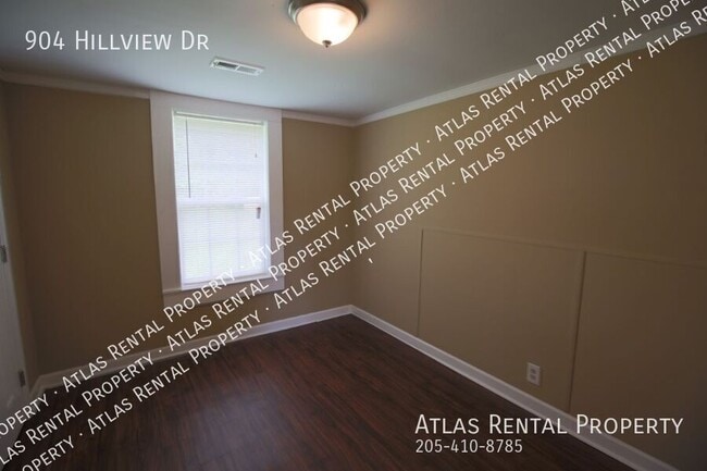 Photo - 904 Hillview Dr