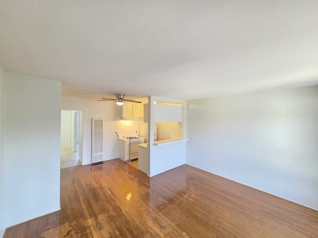 Photo - 4660 Kester Ave Unit 212