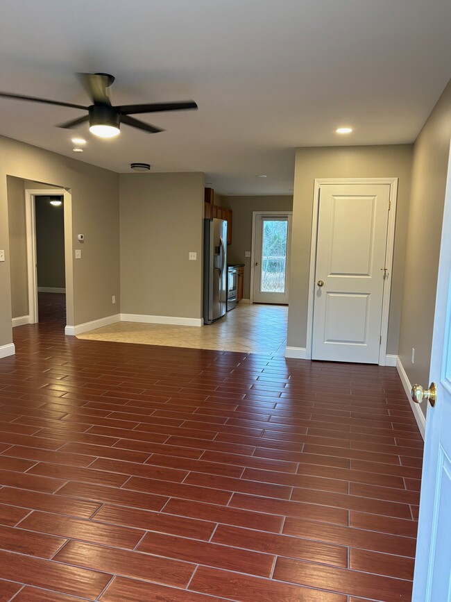 Building Photo - 9 Woodduck Ln Unit #2