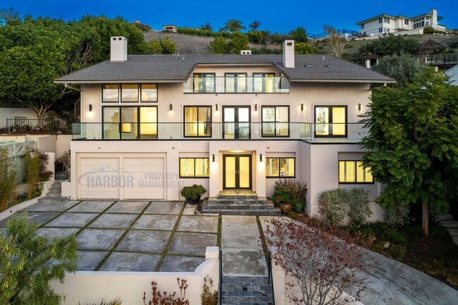 Building Photo - Palos Verdes Estates luxury home is now av...