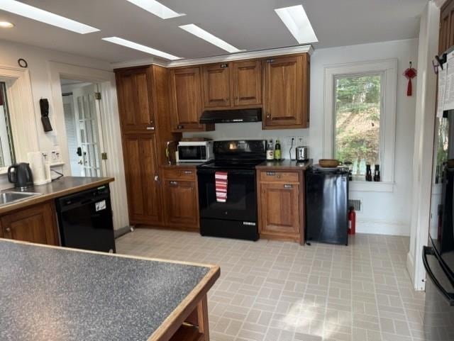 98 Old Blaisdell Rd