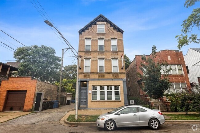 Building Photo - 2246 W Belden Ave Unit 1F Rental