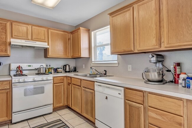 Photo - 2400 Pintail Loop