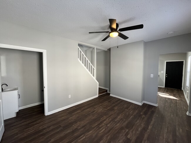 Photo - 581-583 E Starr Ave