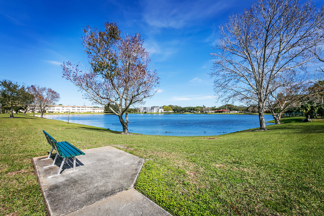 Lakeside - Lakeside Apartments