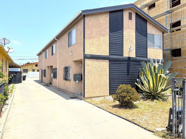 Building Photo - 1343 W 36th St Unit 4 Rental