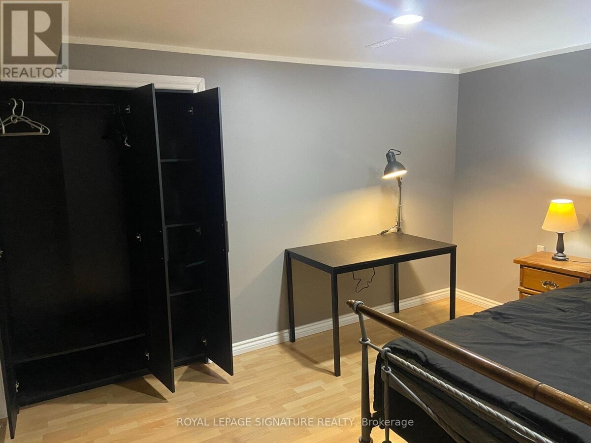 Photo - 72 Whitehorn Crescent