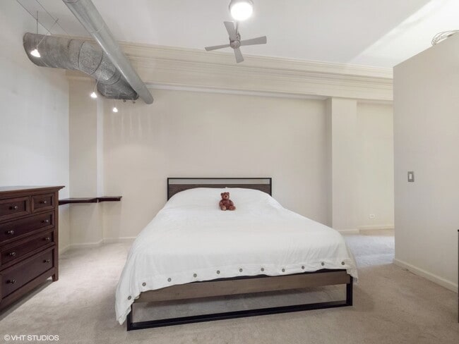 Bedroom - 3323 N Paulina St Unit 4G