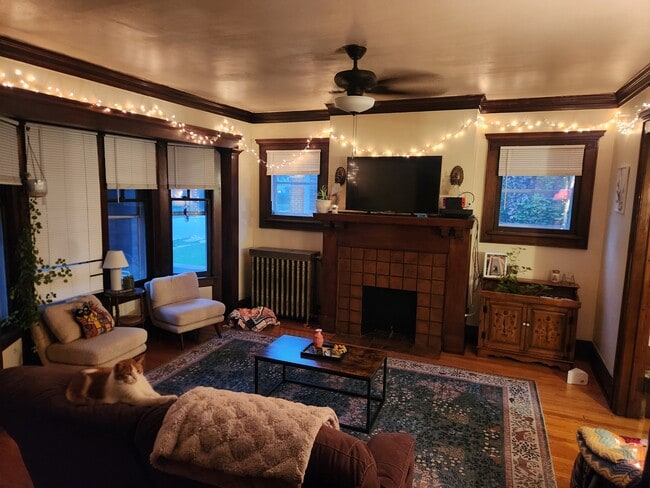 Livingroom (Furnished)