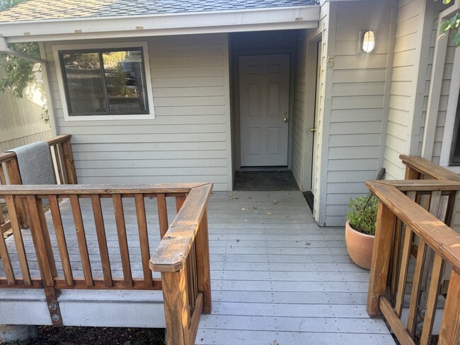 488 Dogwood Dr