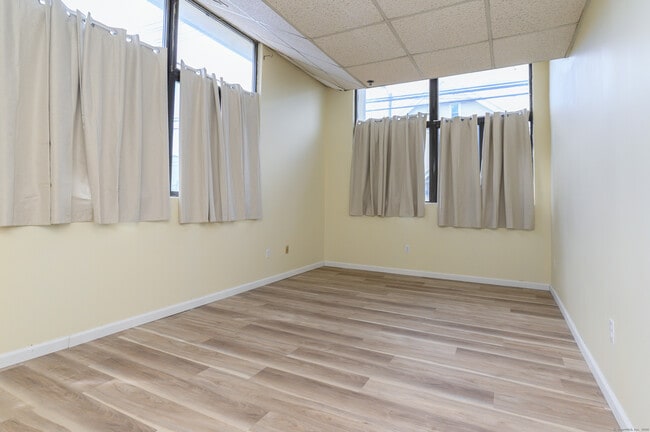 Photo - 102 Judd Square Unidad 102