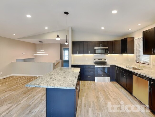 Photo - 14150 Rolling Oaks Cir NE