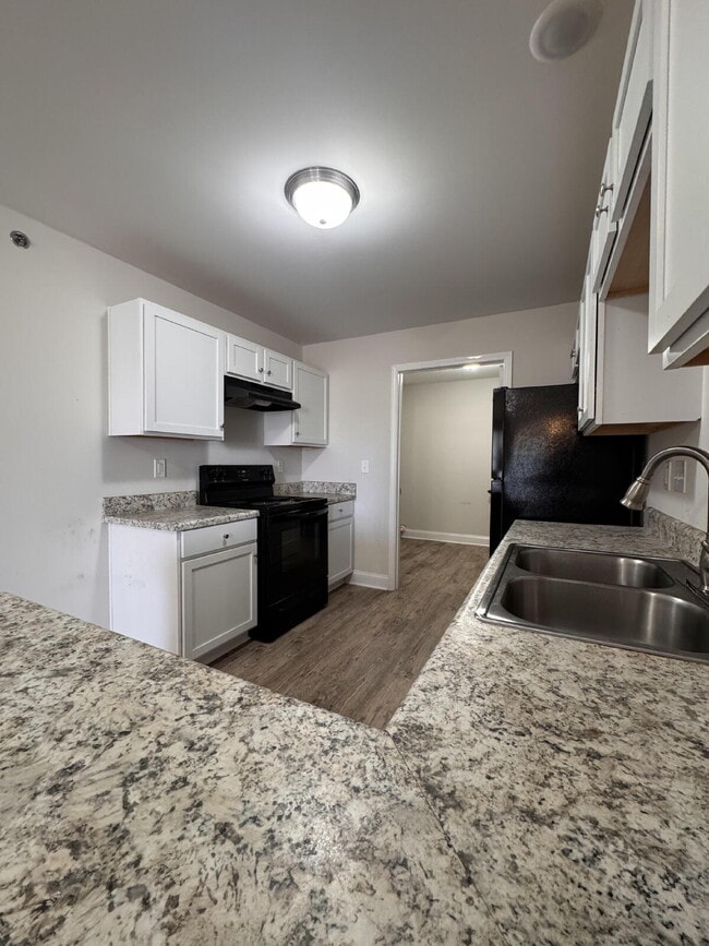 Photo - Inquire today on how to get FREE rent! Unit B