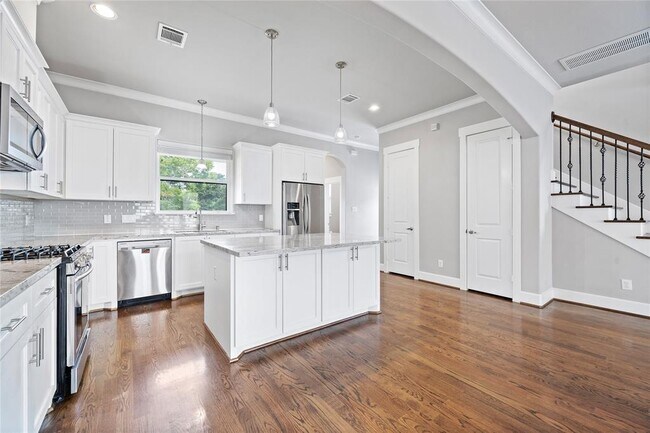 835 Wakefield Dr