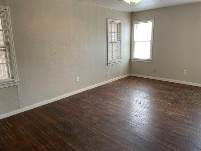 Photo - 2411 22nd St