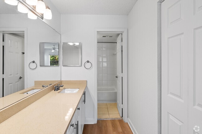 2BR, 2BA - 1,187SF - Bathroom