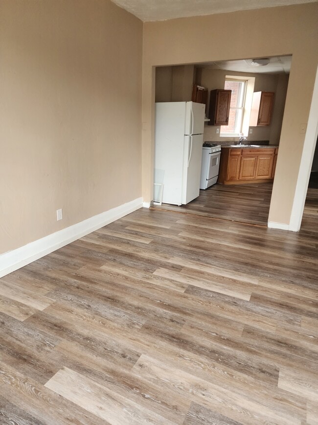 Photo - 400 Russellwood Ave Unidad 5