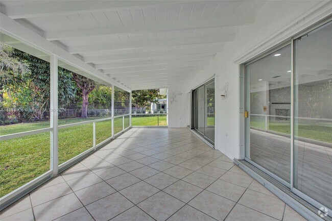 Building Photo - 7300 SW 166th St Rental